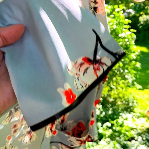 Sugar Plum Floral Kimono Silver Red Black Size Large EUC - Picture 5 of 8